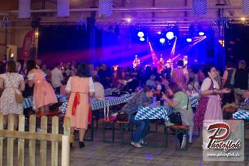 www_photofloh_de_PflaelzerGaudiNaechte_HermesHouseBand_Messehalle_PS_16_10_2026-21