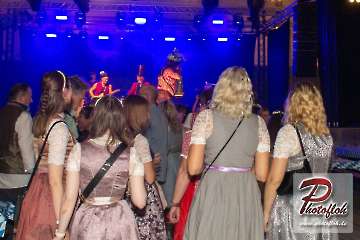 www_photofloh_de_PflaelzerGaudiNaechte_HermesHouseBand_Messehalle_PS_16_10_2026-32