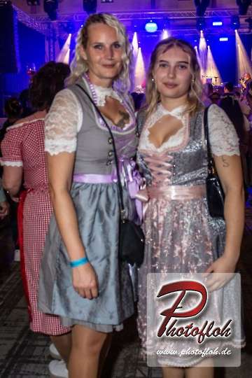 www_photofloh_de_PflaelzerGaudiNaechte_HermesHouseBand_Messehalle_PS_16_10_2026-33