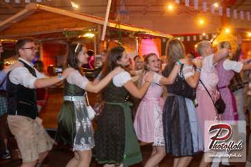 www_photofloh_de_PflaelzerGaudiNaechte_HermesHouseBand_Messehalle_PS_16_10_2026-85