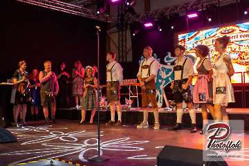 www_photofloh_de_PflaelzerGaudiNaechte_HermesHouseBand_Messehalle_PS_17_10_2026-35