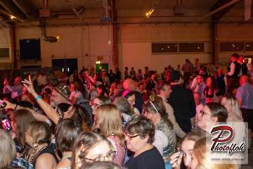www_photofloh_de_PflaelzerGaudiNaechte_HermesHouseBand_Messehalle_PS_17_10_2026-49
