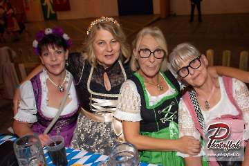 www_photofloh_de_PflaelzerGaudiNaechte_HermesHouseBand_Messehalle_PS_17_10_2026-57