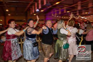 www_photofloh_de_PflaelzerGaudiNaechte_HermesHouseBand_Messehalle_PS_17_10_2026-70