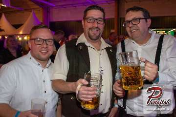 www_photofloh_de_PflaelzerGaudiNaechte_HermesHouseBand_Messehalle_PS_17_10_2026-96