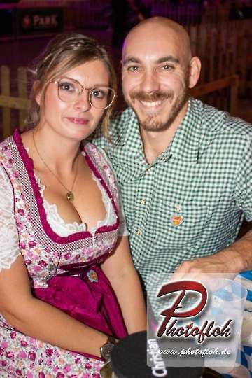 www_photofloh_de_PflaelzerGaudiNaechte_HermesHouseBand_Messehalle_PS_17_10_2026-105