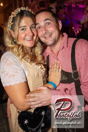 www_photofloh_de_PflaelzerGaudiNaechte_HermesHouseBand_Messehalle_PS_17_10_2026-122