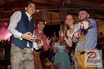 www_photofloh_de_PflaelzerGaudiNaechte_HermesHouseBand_Messehalle_PS_17_10_2026-124