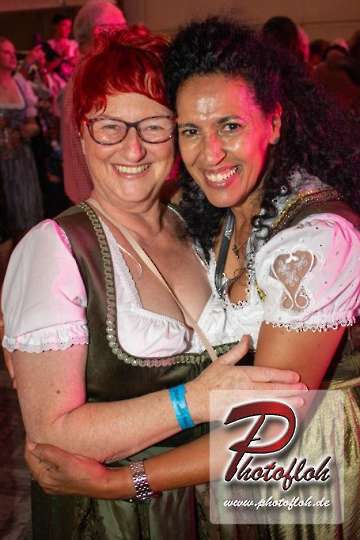 www_photofloh_de_PflaelzerGaudiNaechte_HermesHouseBand_Messehalle_PS_17_10_2026-172