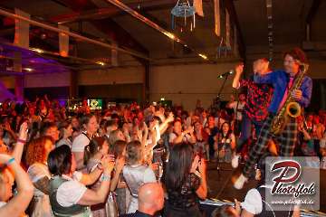 www_photofloh_de_PflaelzerGaudiNaechte_HermesHouseBand_Messehalle_PS_17_10_2026-176