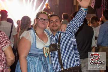 www_photofloh_de_PflaelzerGaudiNaechte_HermesHouseBand_Messehalle_PS_17_10_2026-184