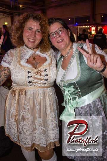 www_photofloh_de_PflaelzerGaudiNaechte_HermesHouseBand_Messehalle_PS_17_10_2026-202