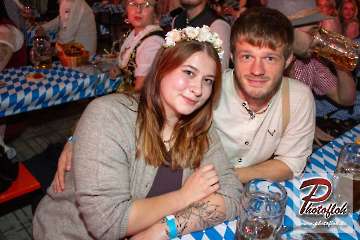 www_photofloh_de_PflaelzerGaudiNaechte_HermesHouseBand_Messehalle_PS_17_10_2026-11