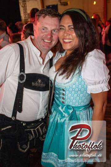 www_photofloh_de_PflaelzerGaudiNaechte_HermesHouseBand_Messehalle_PS_17_10_2026-28