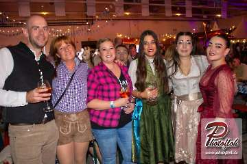 www_photofloh_de_PflaelzerGaudiNaechte_HermesHouseBand_Messehalle_PS_17_10_2026-31