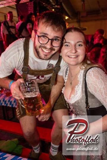 www_photofloh_de_PflaelzerGaudiNaechte_HermesHouseBand_Messehalle_PS_17_10_2026-46