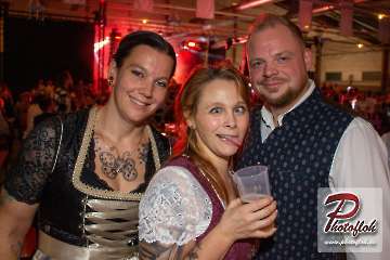 www_photofloh_de_PflaelzerGaudiNaechte_HermesHouseBand_Messehalle_PS_17_10_2026-65