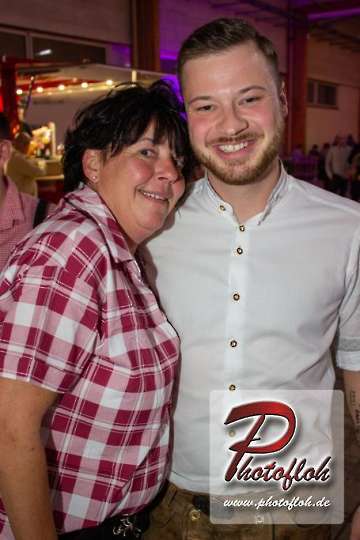 www_photofloh_de_PflaelzerGaudiNaechte_HermesHouseBand_Messehalle_PS_17_10_2026-85