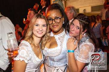 www_photofloh_de_PflaelzerGaudiNaechte_HermesHouseBand_Messehalle_PS_17_10_2026-174