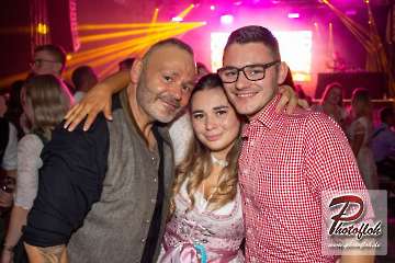 www_photofloh_de_PflaelzerGaudiNaechte_HermesHouseBand_Messehalle_PS_17_10_2026-213