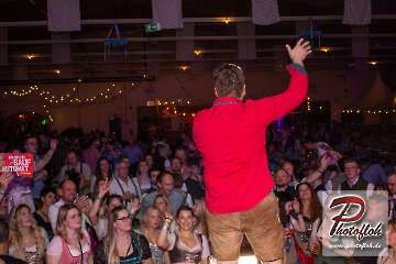www_photofloh_de_PflaelzerGaudiNaechte_HermesHouseBand_Messehalle_PS_17_10_2026-265
